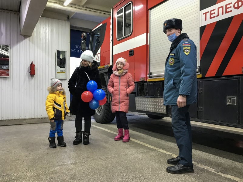 Пожарные исполнили мечту 5-летнего жителя Канска