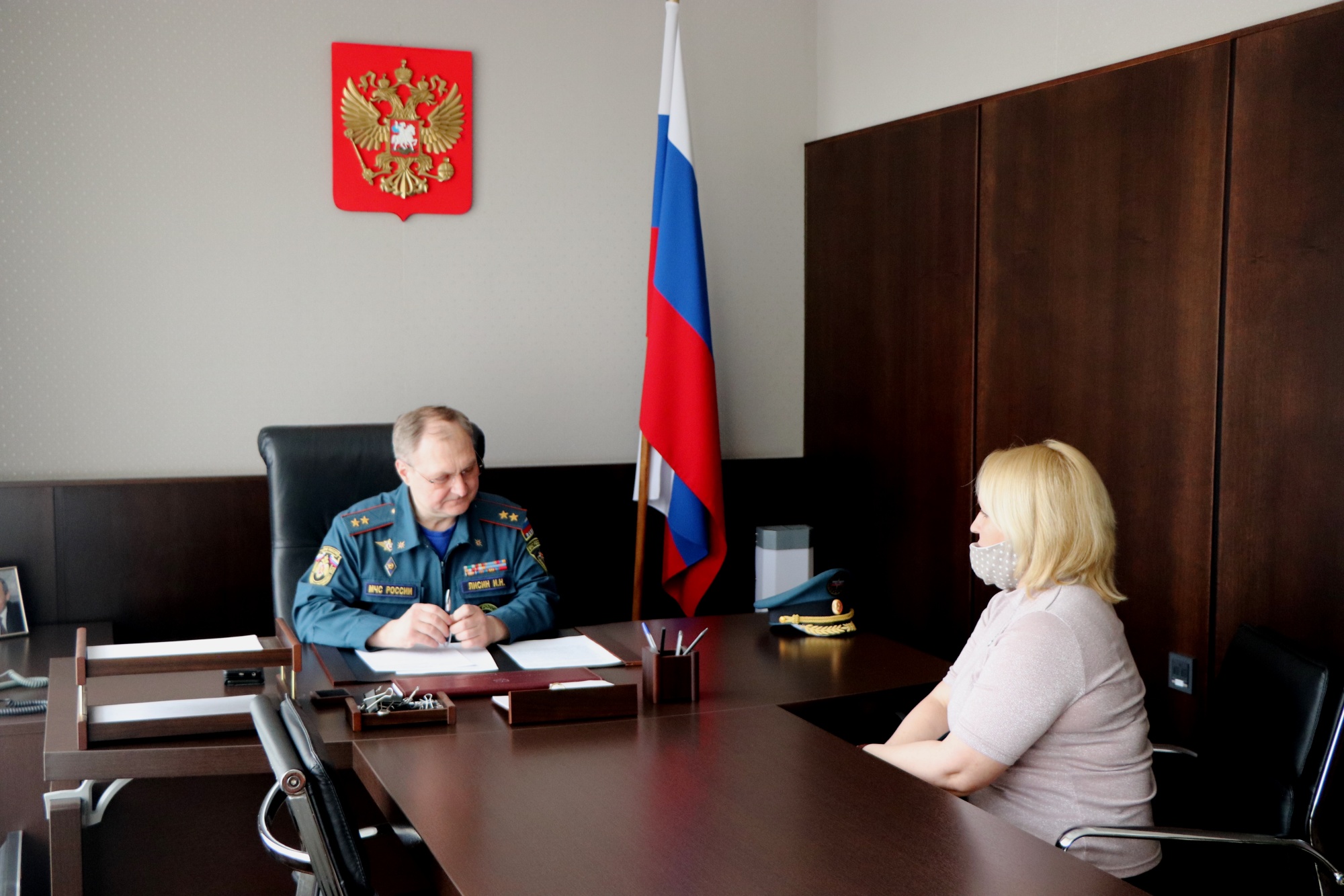 Красноярск прием. Приёмная президента Российской Федерации в Красноярском крае. Начальник МЧС Асанбаев. Головное управление это. Начальник управления.